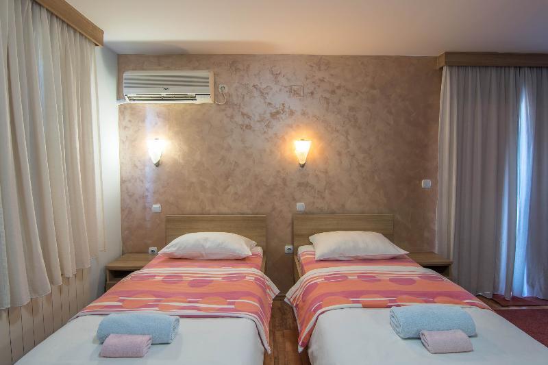 Hotel Ambiente Podgoriçe Dış mekan fotoğraf