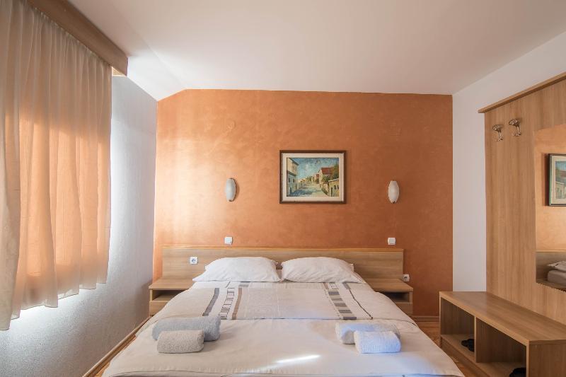 Hotel Ambiente Podgoriçe Dış mekan fotoğraf